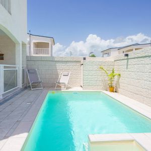 VILLA DES IXORAS / VILLA DES PENTIAS